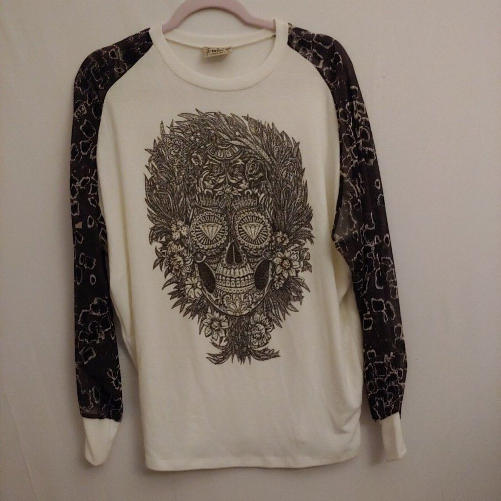 Vocal white long sheer sleeves with crystal skull size large